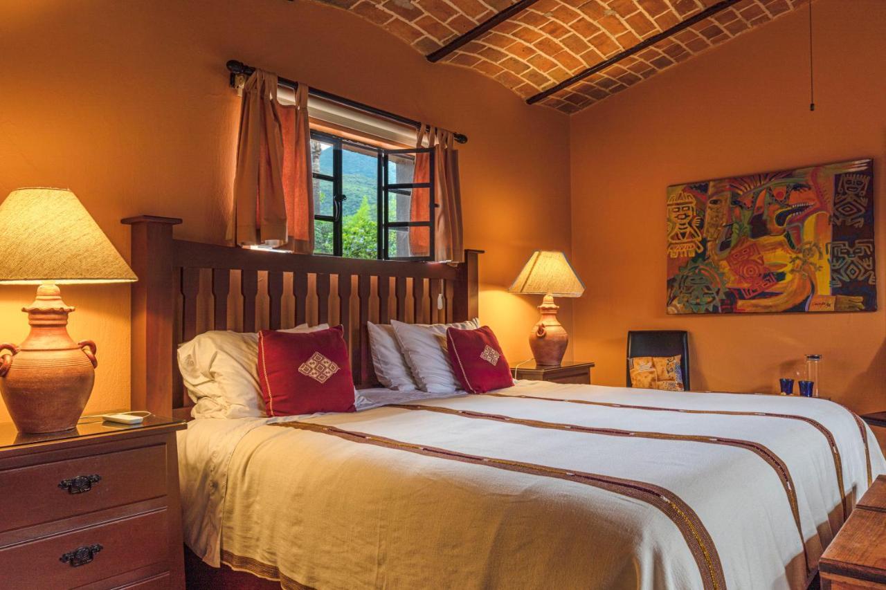 Casa Del Sol Inn アヒヒク エクステリア 写真