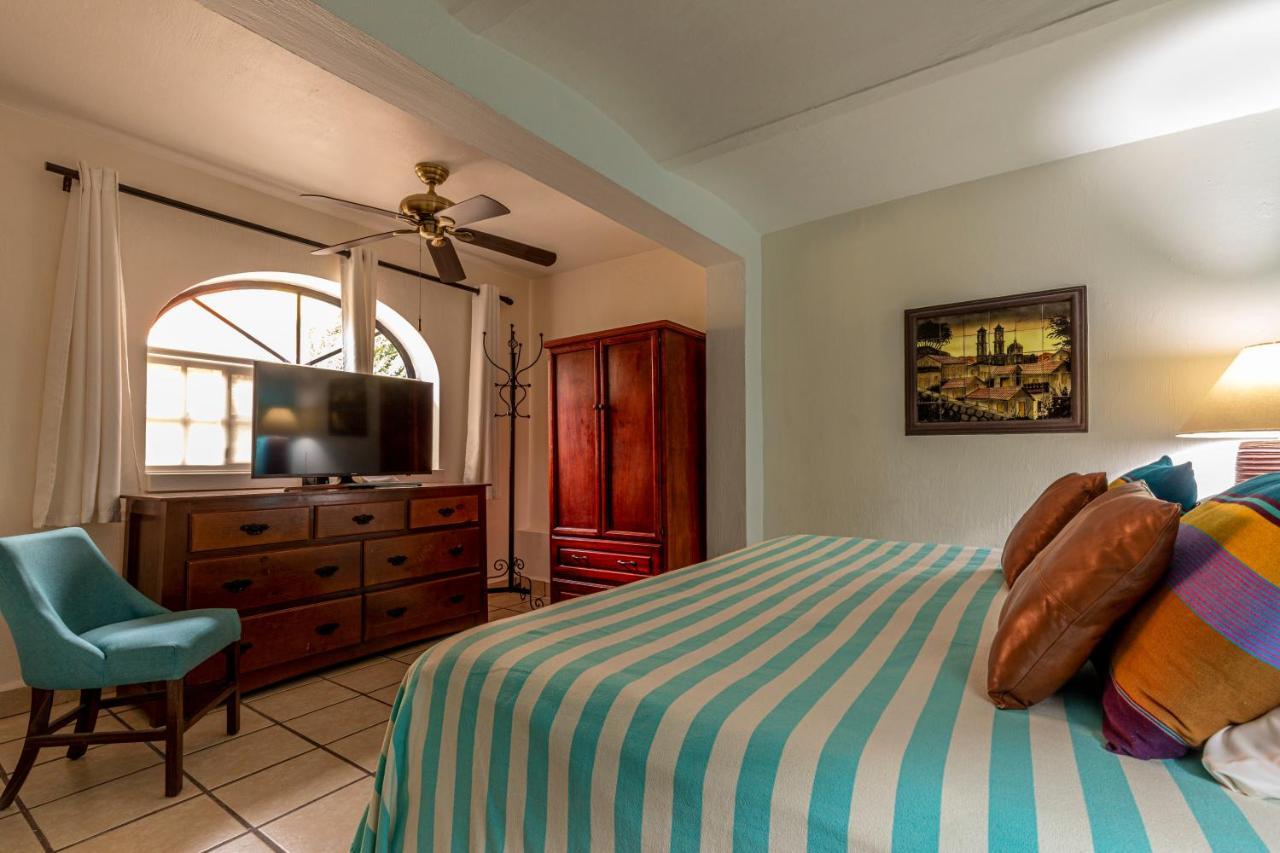 Casa Del Sol Inn アヒヒク エクステリア 写真